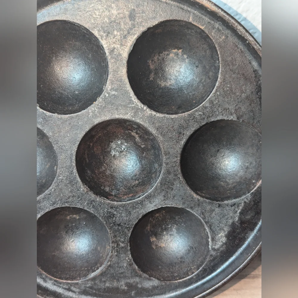 Vintage GRISWOLD Aebleskiver 962 Erie Pa